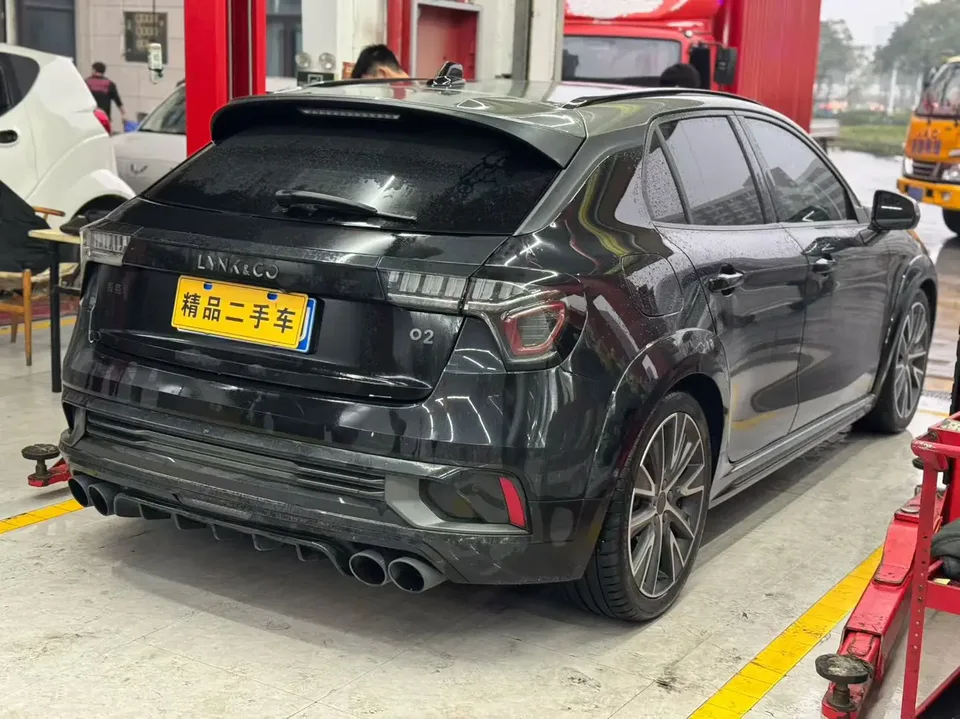 Lynk & Co 02 Hatchback 2.0TD Hatchback Halo 2022 — миниатюра 4