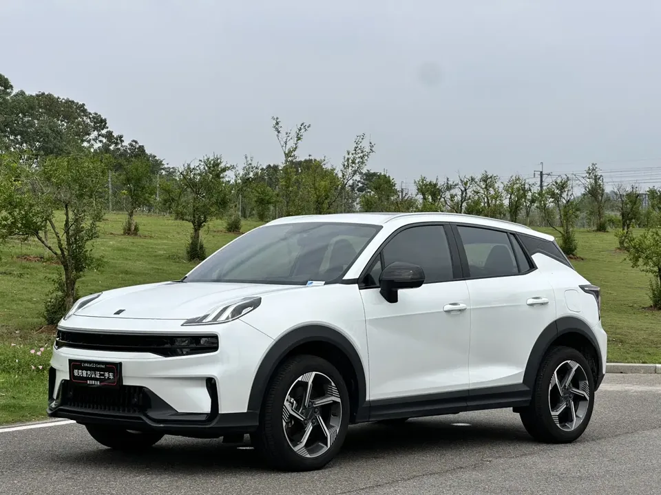 Lynk & Co 06 2023