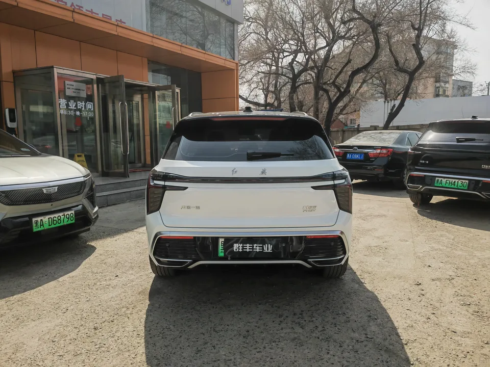 Hongqi HS3 PHEV 115km Jinwei Edition 2024 — миниатюра 2