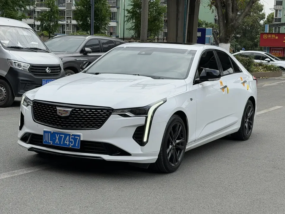 Cadillac CT4 2022