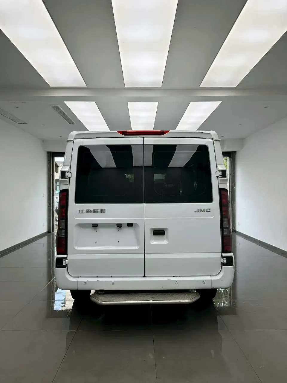 Jiangling Fushun 2.0T manual diesel short-axle low-top commercial multi-purpose passenger car 5 seats 2024 — миниатюра 2