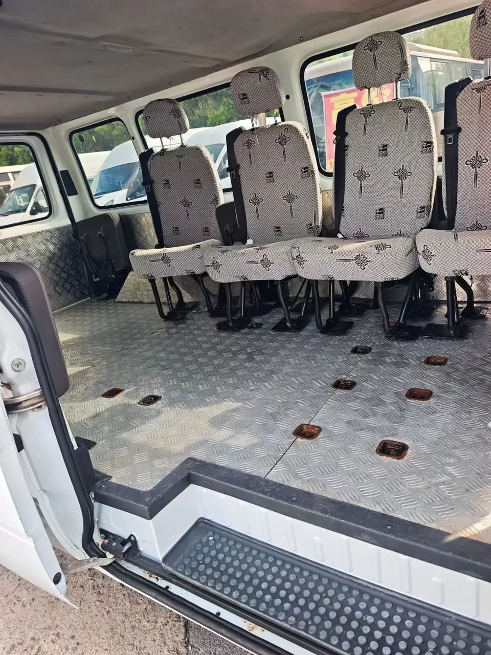 Jiangling Teshun 2.8T Space King Taurus Long Axis Medium High Roof Rear Single Tire - 6-seater Diesel National VI JX493 2022 — миниатюра 3