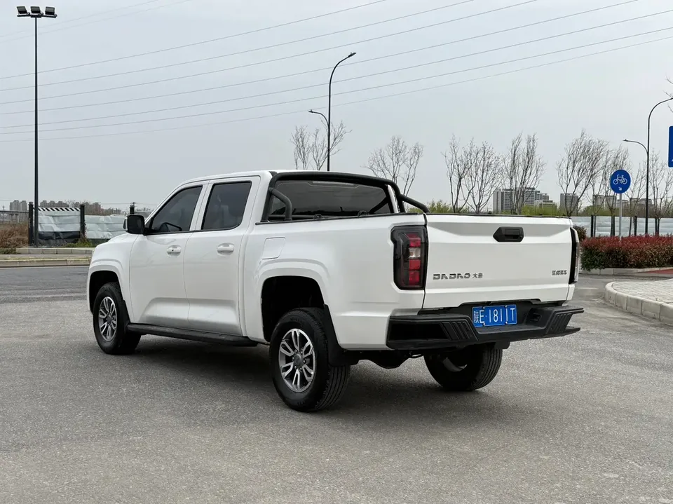 Jiangling Avenue Almighty 2.3T manual diesel commercial version two-wheel drive long-axle comfort model 2024 — миниатюра 2