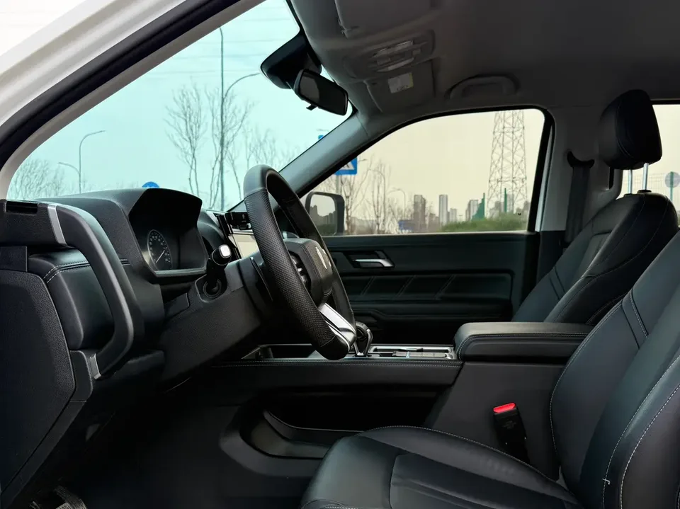 Jiangling Avenue Almighty 2.3T manual diesel commercial version two-wheel drive long-axle comfort model 2024 — миниатюра 5