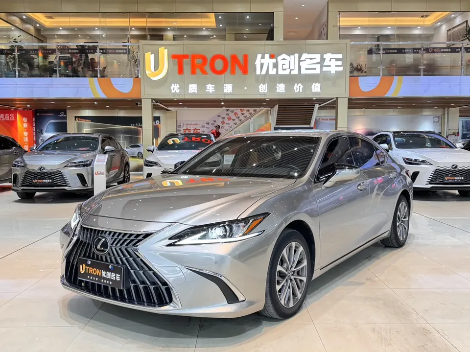 Lexus ES 2023