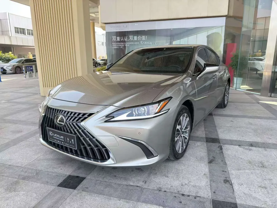 Lexus ES 2023