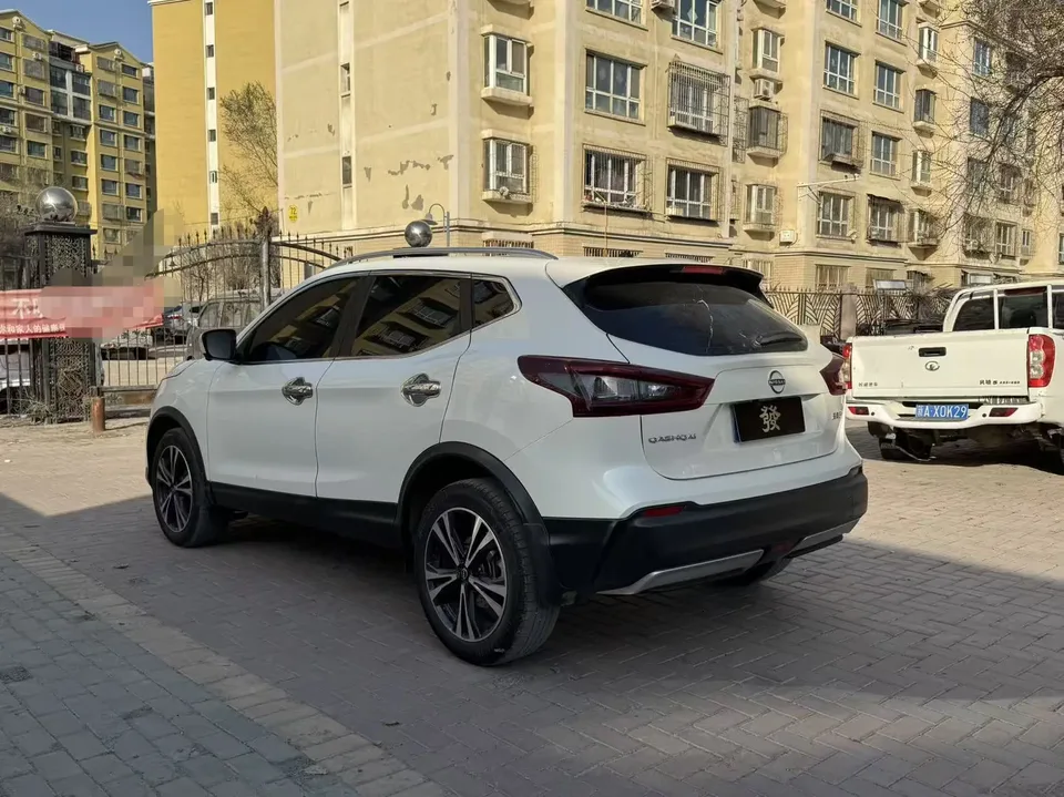 Nissan Qashqai Qashqai 2023 Classic 2.0L Leading Edition 2024 — thumbnail 4