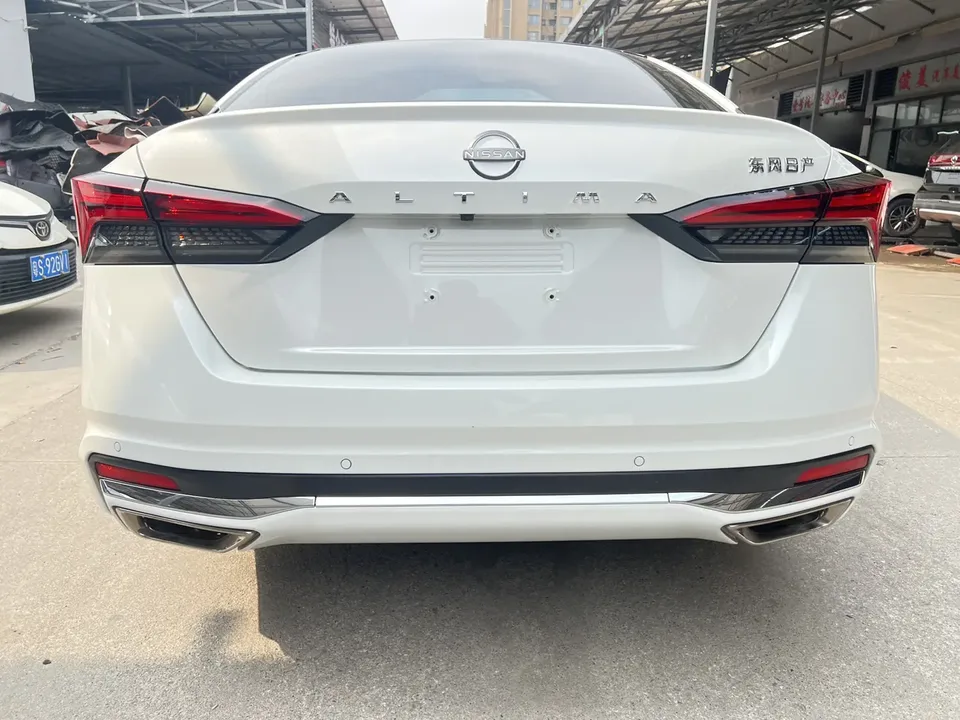 Nissan Altima Teana 2022 2.0L XL-Upr Premium Edition 2023 — thumbnail 2