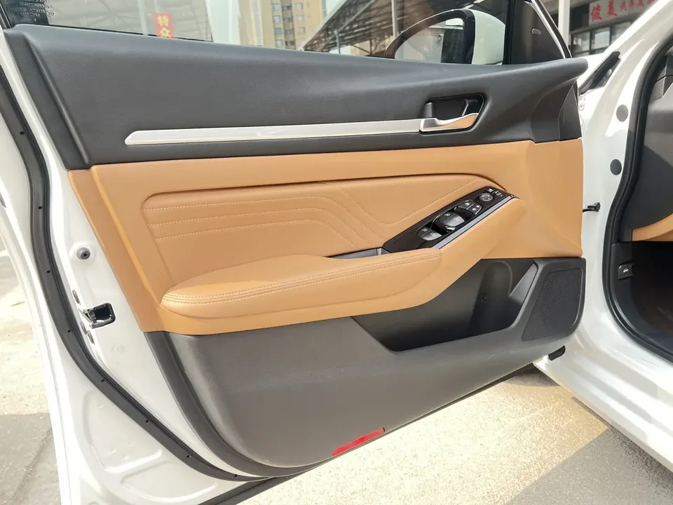 Nissan Altima Teana 2022 2.0L XL-Upr Premium Edition 2023 — thumbnail 3
