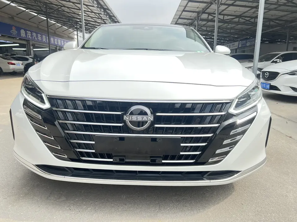 Nissan Altima Teana 2022 2.0L XL-Upr Premium Edition 2023 — thumbnail 4