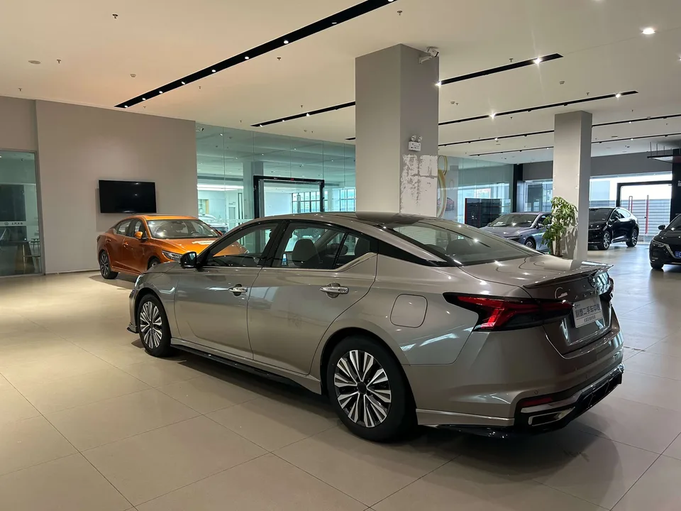 Nissan Altima 2.0L XL-Upr Premium Edition 2022 — миниатюра 2