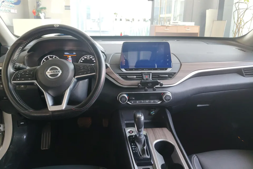 Nissan Altima Teana 2021 2.0L XL Comfort Edition 2022 — миниатюра 5