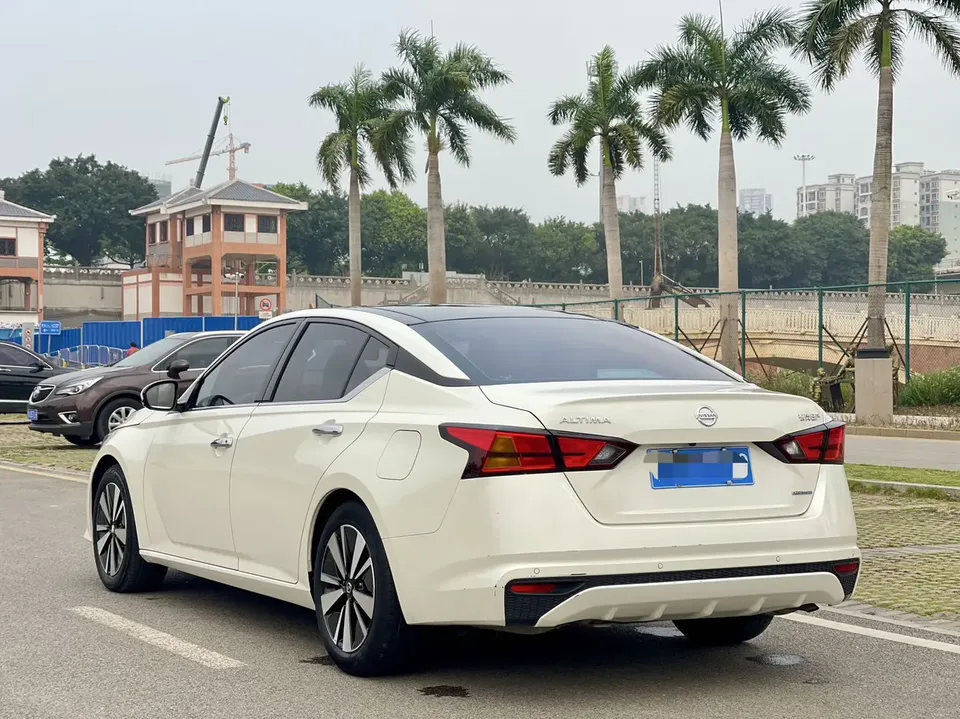 Nissan Altima Sound of nature 2021 2.0L XL Comfort Edition 2022 — thumbnail 4