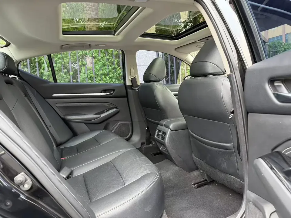 Nissan Altima 2.0L XE Pure Edition 2023 — миниатюра 3