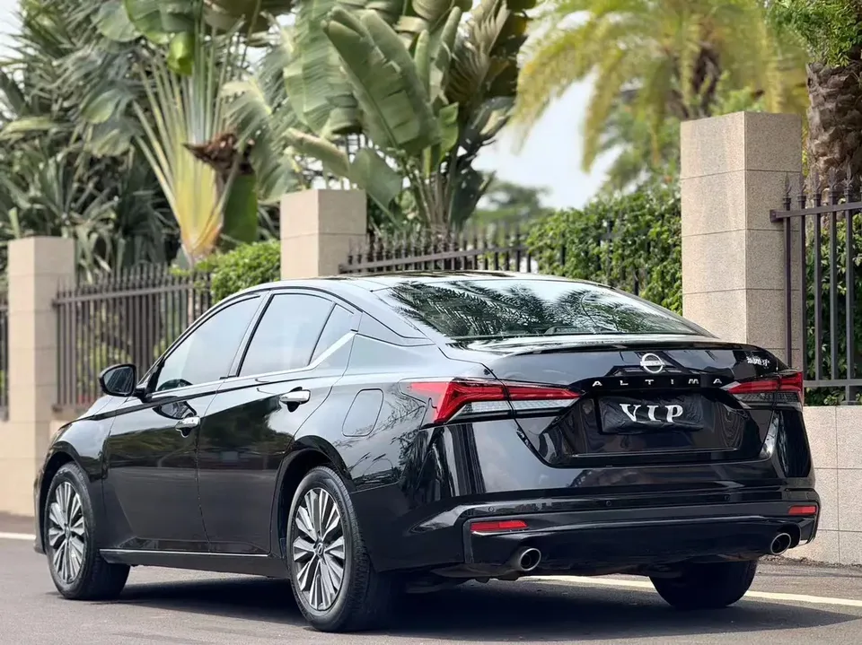 Nissan Altima 2.0L XE Pure Edition 2023 — миниатюра 4