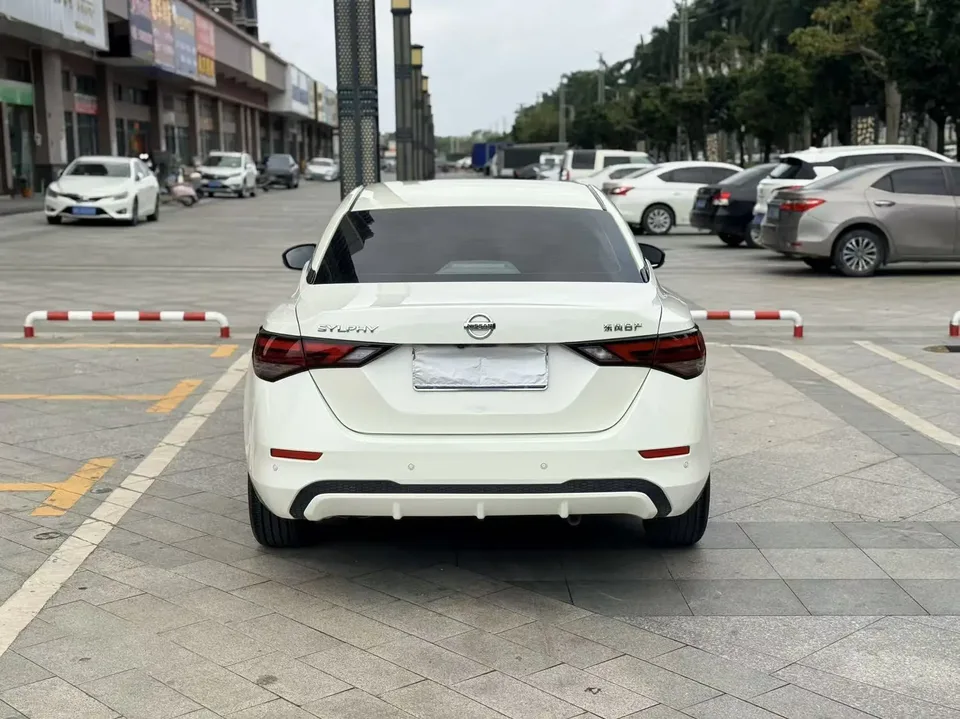 Nissan Sylphy Sylphy 2022 Sylphy 2022 1.6L XL CVT Enjoy Edition 2023 — thumbnail 2