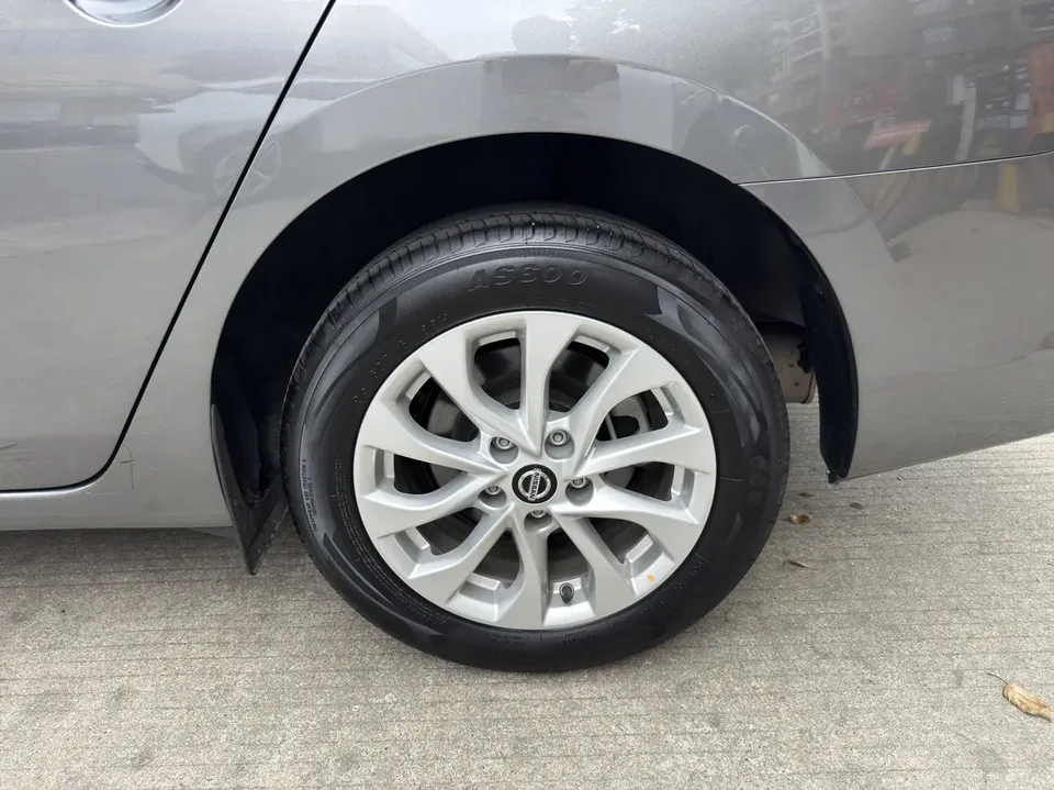 Nissan Sylphy Sylphy 2024 classic 1.6L XE CVT comfort version 2025 — thumbnail 3