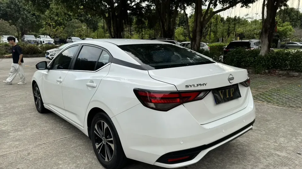 Nissan Sylphy 1.6L CVT Intelligent Driving Edition 2024 — миниатюра 2