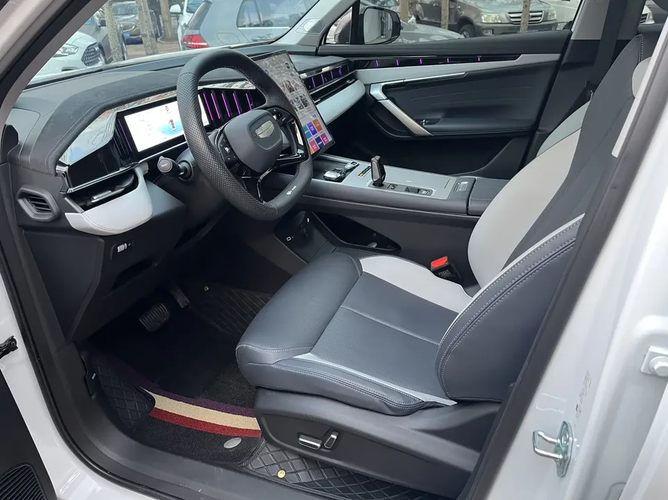 Geely Atlas L 1.5TD DCT Longteng Edition 2025 — миниатюра 5