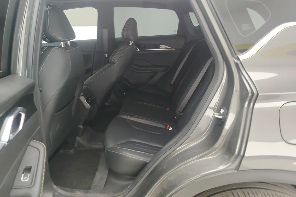Geely Coolray SX11 Binyue 2025 Binyue L 1.5TD DCT Star Edition 2025 — миниатюра 4