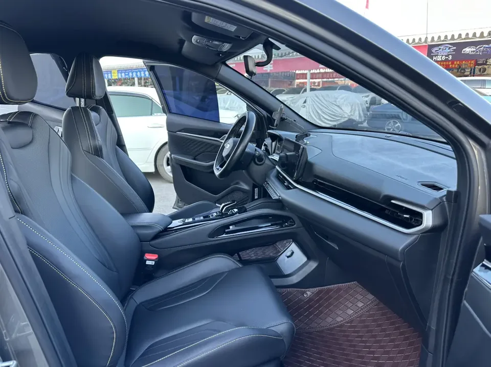 Geely Coolray SX11 Binyue L 1.5TD DCT Beyond Edition 2025 — миниатюра 3