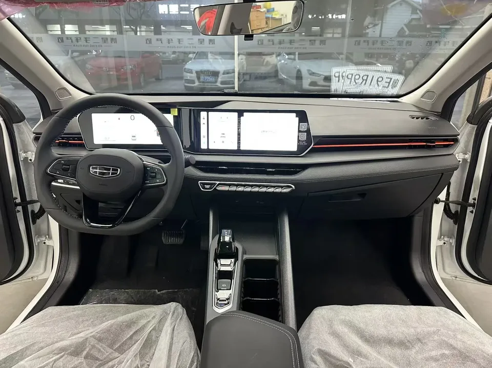 Geely Binrui Binrui 2024 Binrui COOL 1.5T DCT Longteng Edition 2025 — thumbnail 4