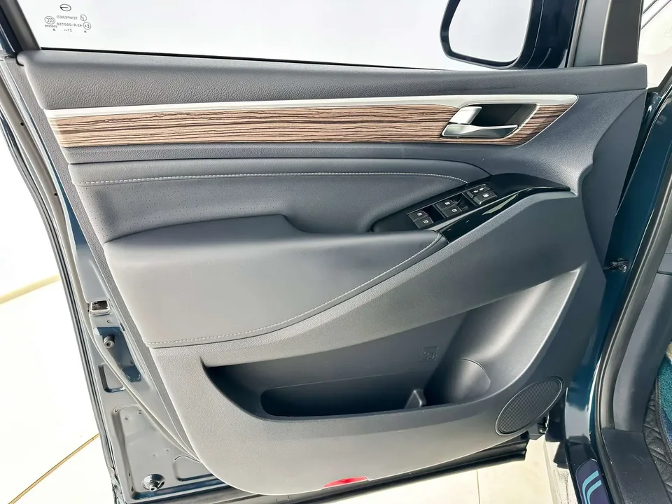 GAC Trumpchi M8 Trumpchi M8 2021 Trumpchi M8 2021 Lingxiu Series 390T Premium Edition 2022 — thumbnail 5