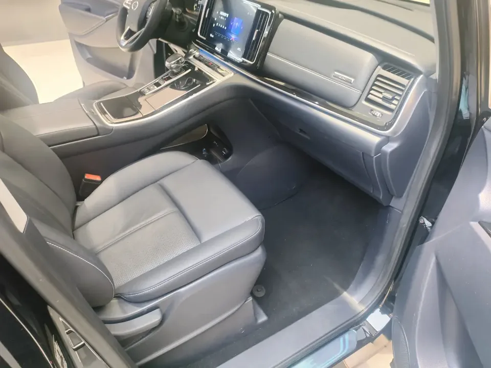 GAC Trumpchi M8 Trumpchi M8 2021 Lingxiu Series 390T Premium Edition 2022 — миниатюра 3