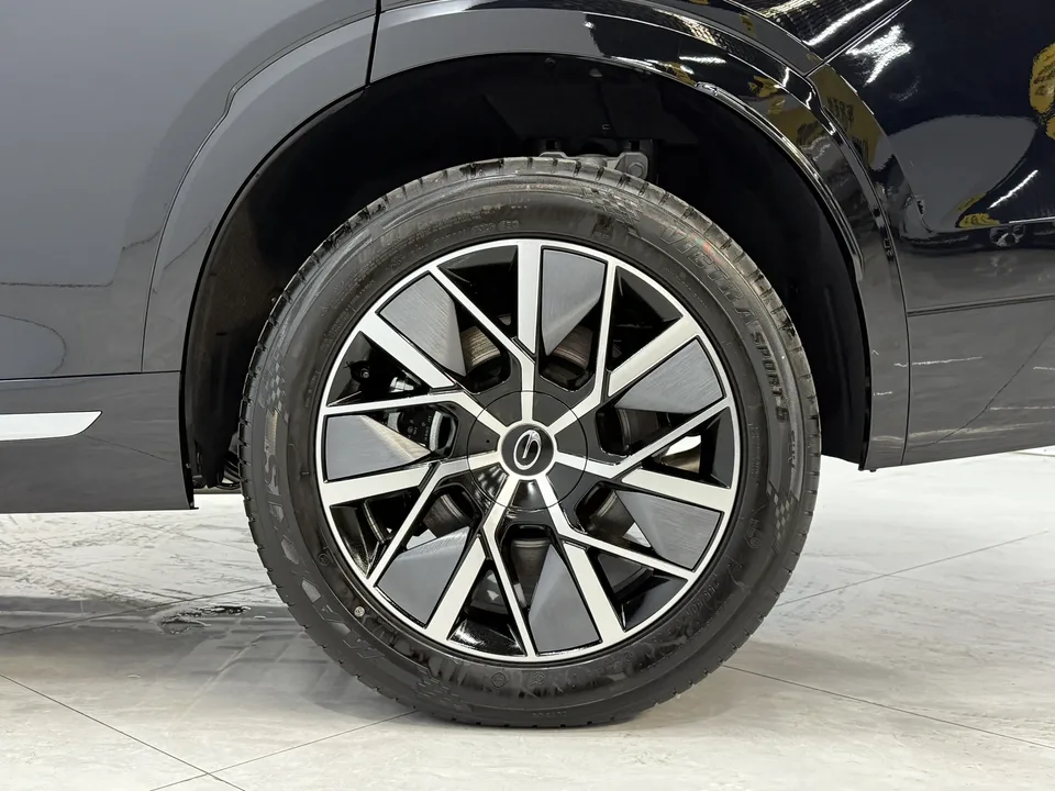 GAC Trumpchi Yearns for S9 Trumpchi Yearns for S9 2025 Qiankun Max 6-seater 2026 — thumbnail 3