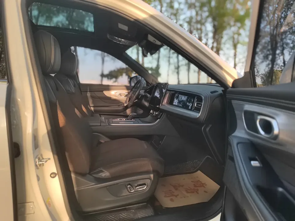 GAC Trumpchi GS8 Trumpchi GS8 2024 Trumpchi GS8 2024 Pilot Series 2.0TGDI 2WD Luxury Connected Edition 2023 — thumbnail 3