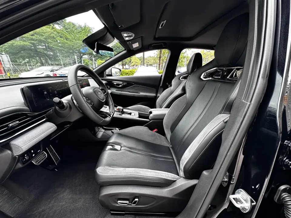 GAC Trumpchi Shadow Leopard 400T Automatic R Pro Edition 2023 — миниатюра 5
