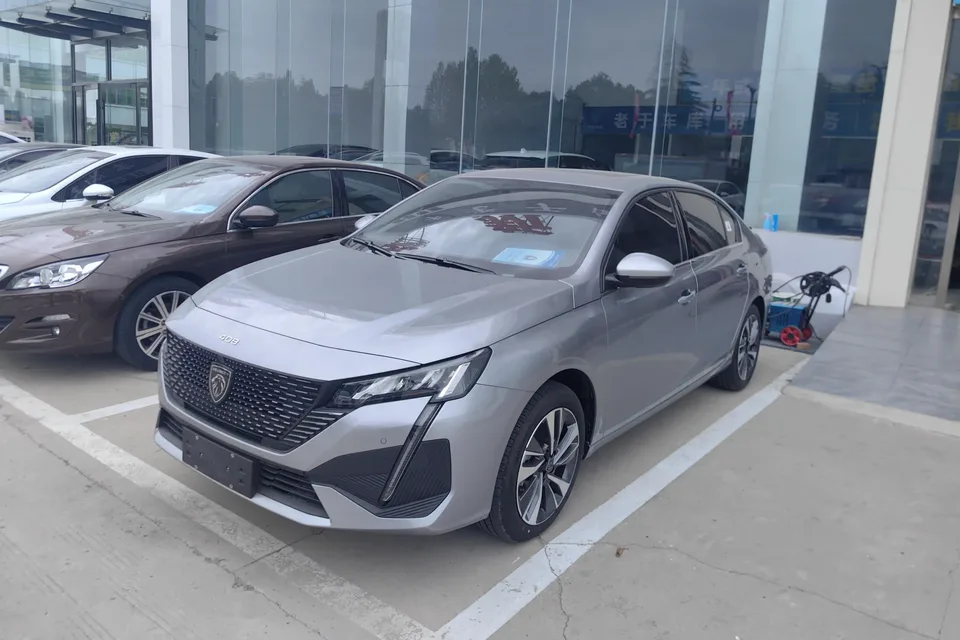 Peugeot 408 2025