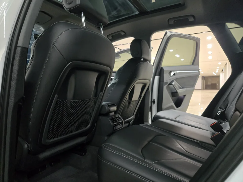 Audi Q3 Audi Q3 2024 35 TFSI Enterprising and Elegant Model 2023 — миниатюра 3