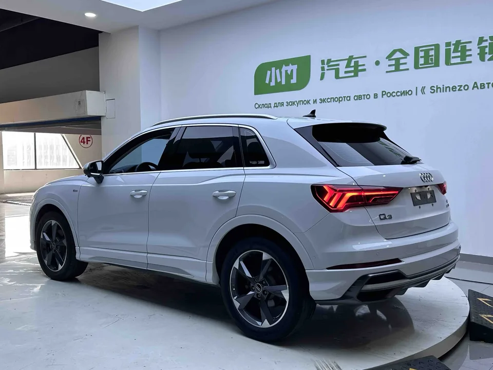 Audi Q3 Audi Q3 2022 35 TFSI Fashionable and Dynamic 2022 — миниатюра 2