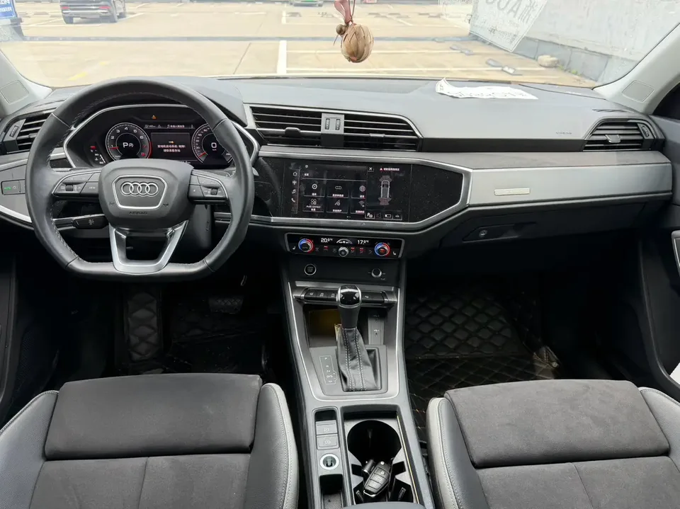 Audi Q3 Audi Q3 2022 35 TFSI Fashionable and Dynamic 2022 — миниатюра 5