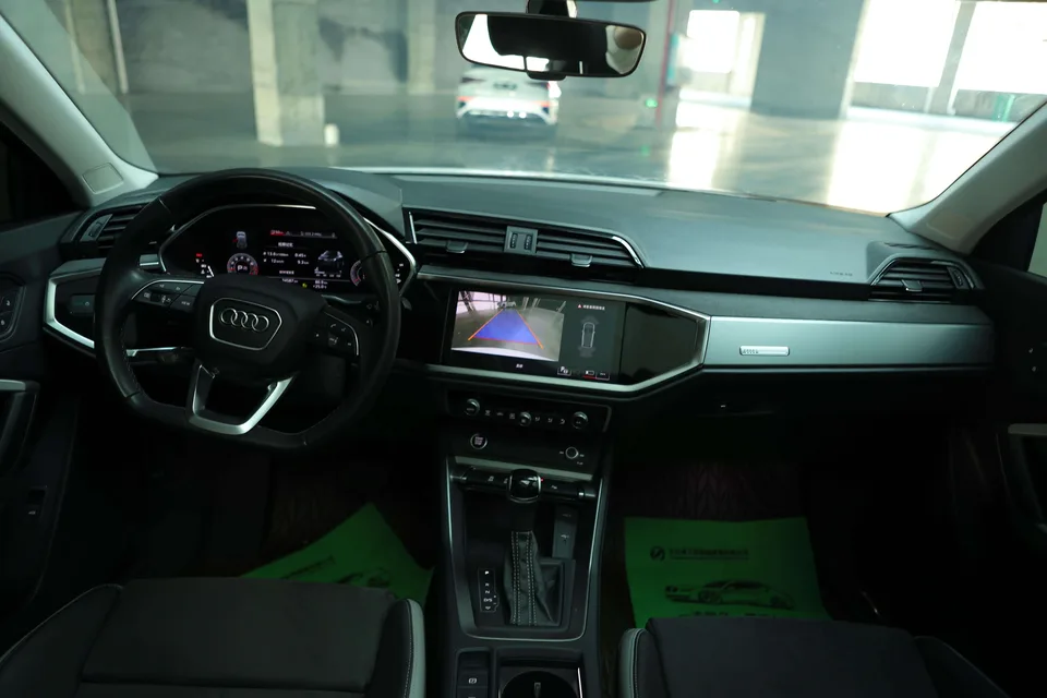Audi Q3 Audi Q3 2023 35 TFSI Fashionable and Dynamic 2023 — миниатюра 2