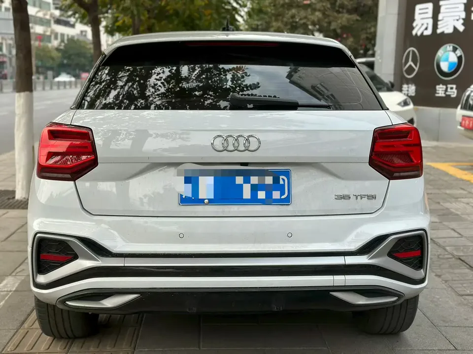 Audi Q2L Audi Q2L 2022 35 TFSI Enterprising and Elegant Model 2023 — миниатюра 2