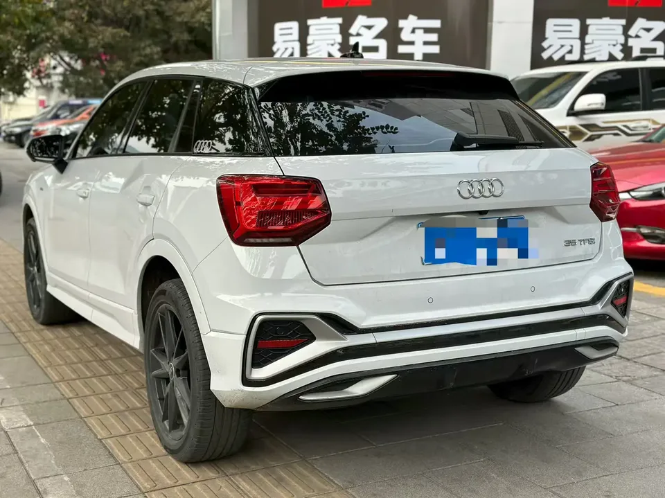 Audi Q2L Audi Q2L 2022 35 TFSI Enterprising and Elegant Model 2023 — миниатюра 4