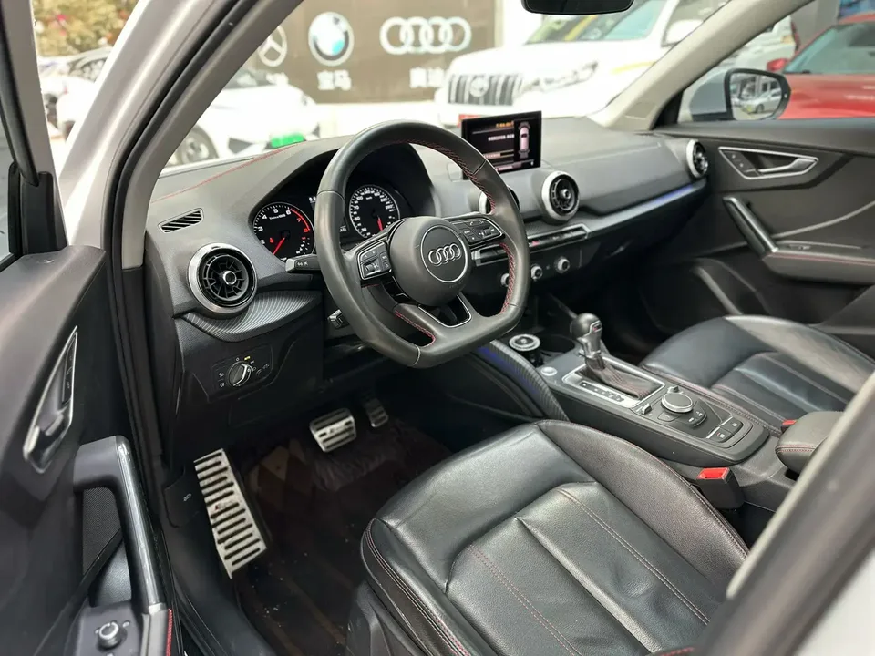 Audi Q2L Audi Q2L 2022 35 TFSI Enterprising and Elegant Model 2023 — миниатюра 5