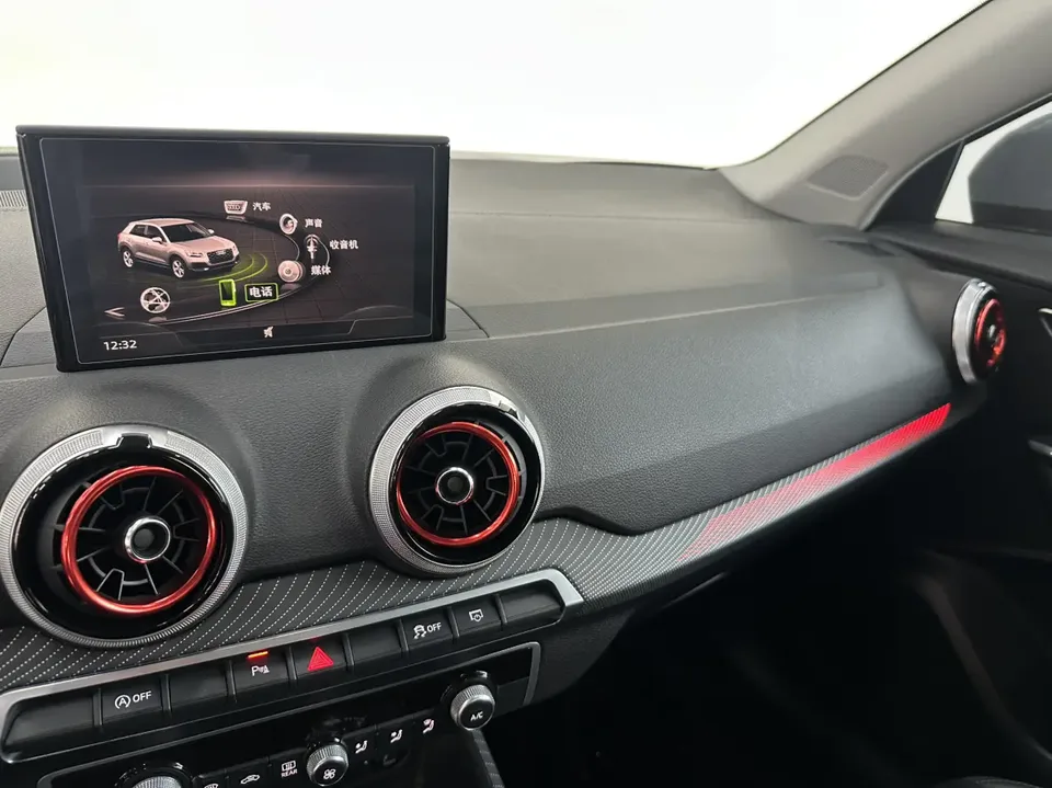 Audi Q2L Audi Q2L 2022 35 TFSI Fashionable and Elegant 2022 — миниатюра 3