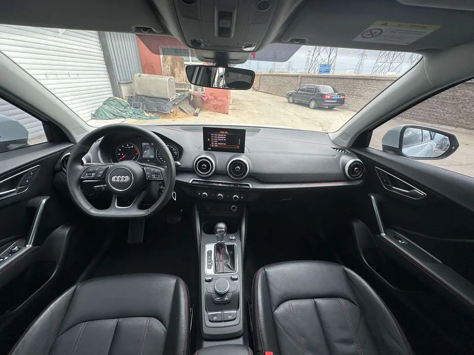 Audi Q2L Audi Q2L 2022 35 TFSI aggressive and dynamic model 2022 — миниатюра 3