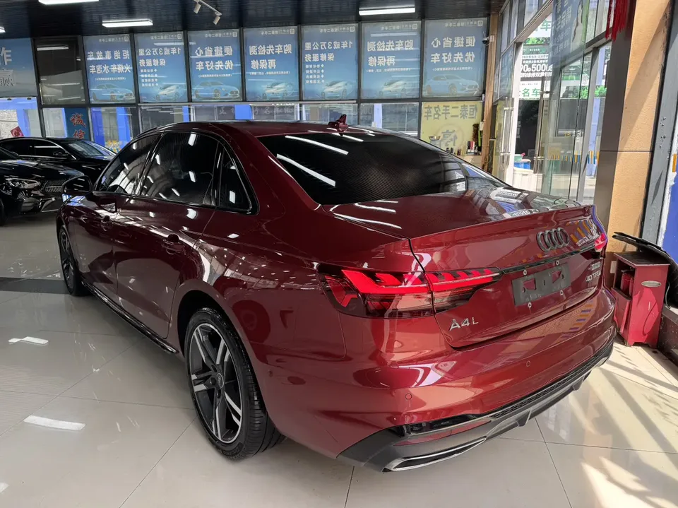 Audi a4 l A4L 2020 40 TFSI luxury and elegant model 2022 — thumbnail 4