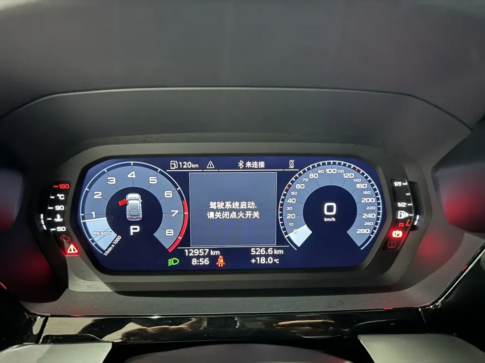 Audi A3 facelift Sportback 35 TFSI stylish and sporty 2024 — миниатюра 3