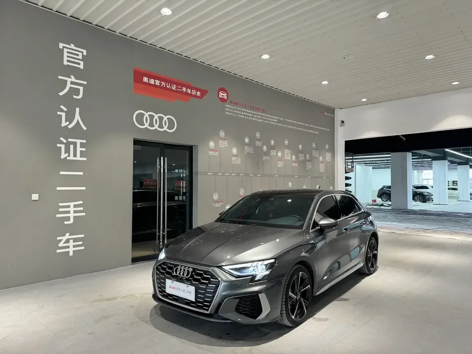 Audi A3 facelift Sportback 35 TFSI stylish and sporty 2024 — фото 1, купить с доставкой в Москву