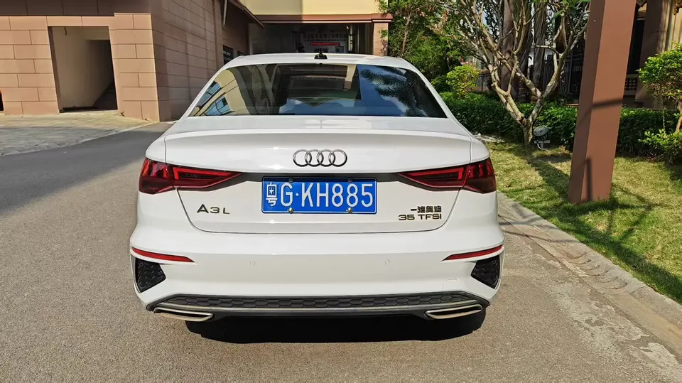 Audi A3 A3L Limousine 35 TFSI Enterprising and Elegant Model 2023 — миниатюра 2