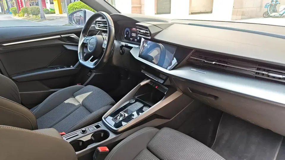 Audi A3 A3L Limousine 35 TFSI Enterprising and Elegant Model 2023 — миниатюра 3