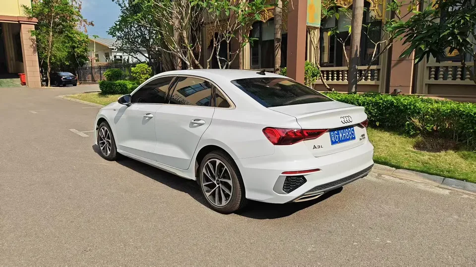 Audi A3 A3L Limousine 35 TFSI Enterprising and Elegant Model 2023 — миниатюра 4