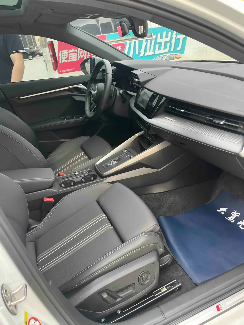 Audi A3 facelift Sportback 35 TFSI stylish and sporty 2023 — миниатюра 2