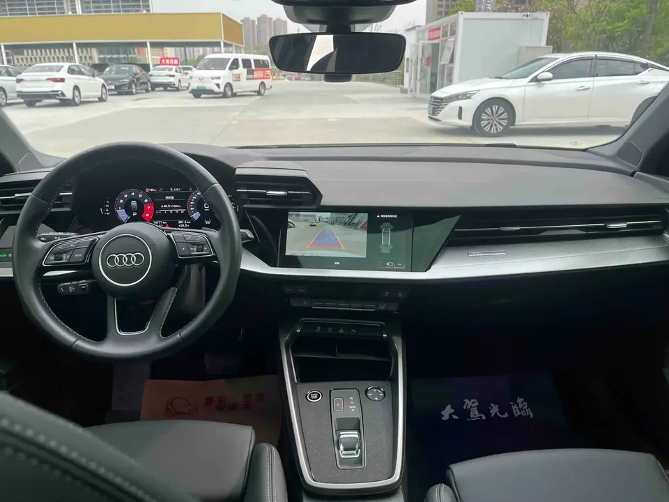 Audi A3 facelift Sportback 35 TFSI stylish and sporty 2023 — миниатюра 3