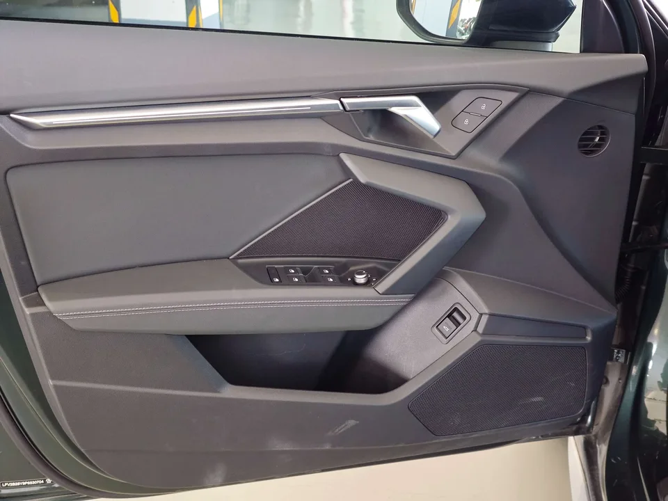 Audi A3 facelift Sportback 35 TFSI stylish and sporty 2023 — миниатюра 3